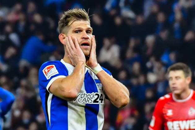 02.11.2024, xlakx, Fussball 2.Bundesliga, Hertha BSC Berlin - 1.FC Köln emspor, v.l. Florian Niederlechner (Hertha BSC 7), enttaeuscht, schaut enttaeuscht, niedergeschlagen, disappointed (DFL DFB REGULATIONS PROHIBIT ANY USE OF PHOTOGRAPHS as IMAGE SEQUENCES and or QUASI-VIDEO) Daniel Lakomski Jan Huebner Berlin