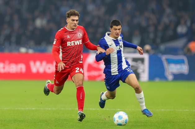 Julian Pauli (1. FC Koeln) und Ibrahim Maza (Hertha BSC Berlin) kaempfen um den Ball, 2. Bundesliga, Hertha BSC vs 1. FC Köln, Olympiastadion am 02. November 2024 in Berlin, Deutschland. (Foto von Marco Steinbrenner DeFodi Images) Julian Pauli (1. FC Koeln) und Ibrahim Maza (Hertha BSC Berlin) battle for the ball, 2. Bundesliga, Hertha BSC vs 1. FC Köln, Olympiastadion, November 2, 2024 in Berlin, Germany. (Photo by Marco Steinbrenner DeFodi Images) DFB DFL REGULATIONS PROHIBIT ANY USE OF PHOTOGRAPHS AS IMAGE SEQUENCES AND OR QUASI-VIDEO. not used in POL SRB CRO FRA GBR NED ITA USA Defodi-700_berlin_koeln_20241102_064