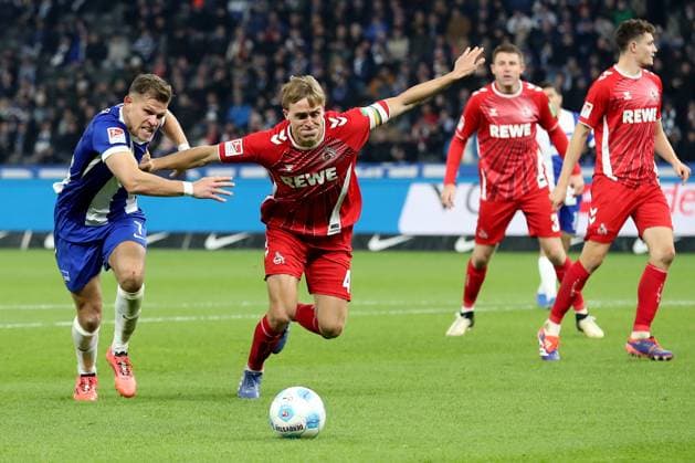 02.11.2024, xtgx, Fussball 2.Bundesliga, Hertha BSC Berlin - 1.FC Köln emspor, v.l. Florian Niederlechner (Hertha BSC Berlin) Timo Huebers Hübers (1.FC Köln, Koeln) Zweikampf, Aktion, action, battle for the ball (DFL DFB REGULATIONS PROHIBIT ANY USE OF PHOTOGRAPHS as IMAGE SEQUENCES and or QUASI-VIDEO) Berlin