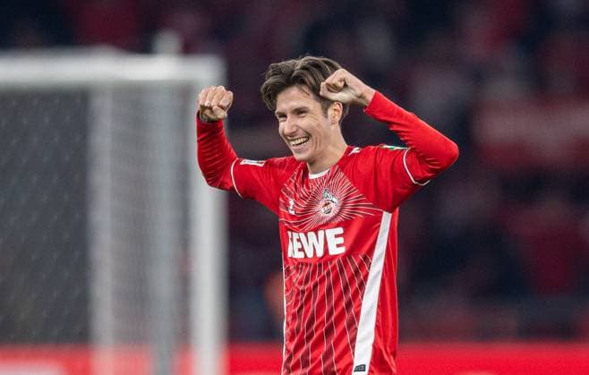 Fussball, Herren, Saison 2024 2025, 2. Bundesliga (11. Spieltag), Hertha BSC - 1. FC Köln, Denis Huseinbasic (1. FC Köln), Jubel nach Abpfiff, 02.11. 2024,