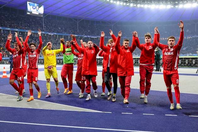 Die Spieler des 1. FC Koeln feiern in der Fankurve den Auswaertssieg, 2. Bundesliga, Hertha BSC vs 1. FC Köln, Olympiastadion am 02. November 2024 in Berlin, Deutschland. (Foto von Marco Steinbrenner DeFodi Images) The players of 1. FC Koeln celebrate the away win in the fan curve, 2. Bundesliga, Hertha BSC vs 1. FC Köln, Olympiastadion, November 2, 2024 in Berlin, Germany. (Photo by Marco Steinbrenner DeFodi Images) DFB DFL REGULATIONS PROHIBIT ANY USE OF PHOTOGRAPHS AS IMAGE SEQUENCES AND OR QUASI-VIDEO. not used in POL SRB CRO FRA GBR NED ITA USA Defodi-700_berlin_koeln_20241102_087