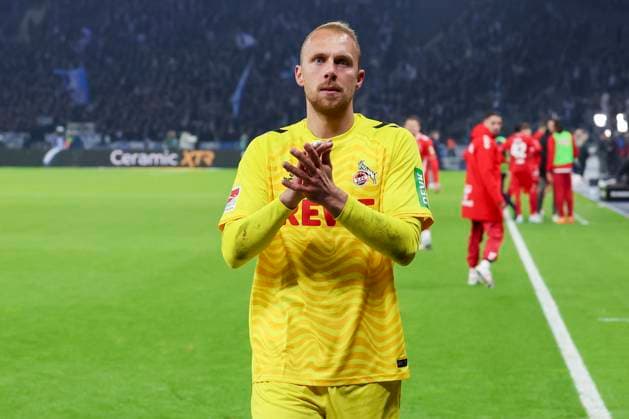Torhueter Marvin Schwaebe (1. FC Koeln) jubelt, 2. Bundesliga, Hertha BSC vs 1. FC Köln, Olympiastadion am 02. November 2024 in Berlin, Deutschland. (Foto von Marco Steinbrenner DeFodi Images) Torhueter Marvin Schwaebe (1. FC Koeln) cheers, 2. Bundesliga, Hertha BSC vs 1. FC Köln, Olympiastadion, November 2, 2024 in Berlin, Germany. (Photo by Marco Steinbrenner DeFodi Images) DFB DFL REGULATIONS PROHIBIT ANY USE OF PHOTOGRAPHS AS IMAGE SEQUENCES AND OR QUASI-VIDEO. not used in POL SRB CRO FRA GBR NED ITA USA Defodi-700_berlin_koeln_20241102_088