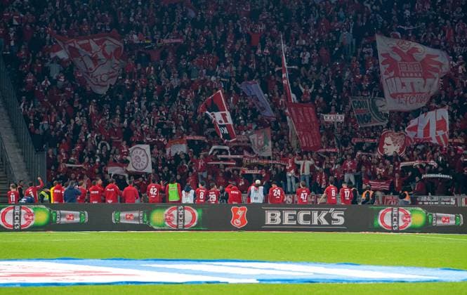 Fussball, Herren, Saison 2024 2025, 2. Bundesliga (11. Spieltag), Hertha BSC - 1. FC Köln, Köln jubelt nach Abpfiff, 02.11. 2024,