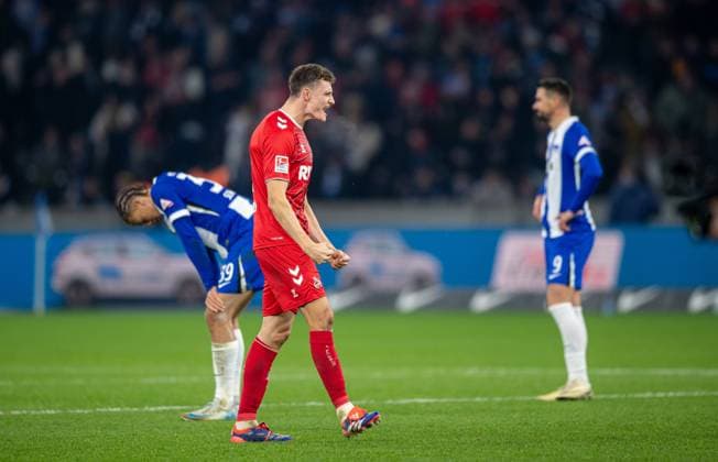 Fussball, Herren, Saison 2024 2025, 2. Bundesliga (11. Spieltag), Hertha BSC - 1. FC Köln, Eric Martel (1. FC Köln), Jubel nach Abpfiff, 02.11. 2024,