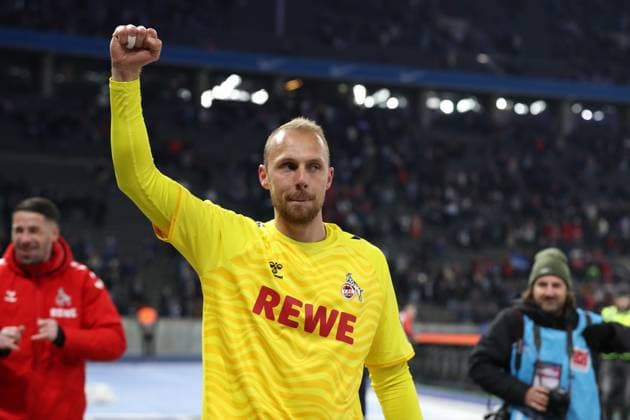 02.11.2024, xtgx, Fussball 2.Bundesliga, Hertha BSC Berlin - 1.FC Köln emspor, v.l. Jubel, Freude über den Sieg bei Marvin Schwäbe (1.FC Köln, Koeln) (DFL DFB REGULATIONS PROHIBIT ANY USE OF PHOTOGRAPHS as IMAGE SEQUENCES and or QUASI-VIDEO) Berlin