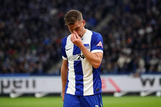02.11.2024, xtgx, Fussball 2.Bundesliga, Hertha BSC Berlin - 1.FC Köln emspor, v.l. Florian Niederlechner (Hertha BSC Berlin) Enttäuscht, traurig, frustiriert (DFL DFB REGULATIONS PROHIBIT ANY USE OF PHOTOGRAPHS as IMAGE SEQUENCES and or QUASI-VIDEO) Berlin