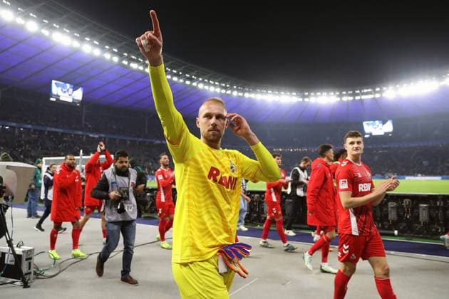 02.11.2024, xtgx, Fussball 2.Bundesliga, Hertha BSC Berlin - 1.FC Köln emspor, v.l. Jubel, Freude über den Sieg bei Köln Koeln Marvin Schwäbe (1.FC Köln, Koeln) (DFL DFB REGULATIONS PROHIBIT ANY USE OF PHOTOGRAPHS as IMAGE SEQUENCES and or QUASI-VIDEO) Berlin
