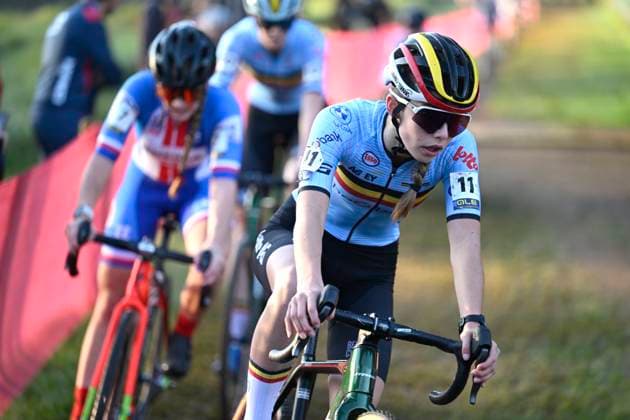 2024 UEC Cyclo-Cross EC - Women Juniors PONTEVEDRA, SPAIN - NOVEMBER 03 : Peeters Zita (BEL) in action during the 2024 UEC Cyclo-Cross European Championships for Women Juniors on November 03, 2024 in Pontevedra, Spain, 03 11 2024 Pontevedra Spain  Copyright: xNicoxVereeckenx