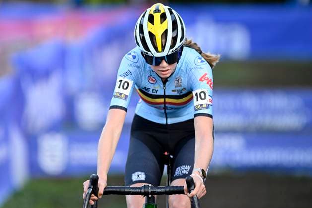 2024 UEC Cyclo-Cross EC - Women Juniors PONTEVEDRA, SPAIN - NOVEMBER 03 : Laurijssen Sanne (BEL) in action during the 2024 UEC Cyclo-Cross European Championships for Women Juniors on November 03, 2024 in Pontevedra, Spain, 03 11 2024 Pontevedra Spain  Copyright: xNicoxVereeckenx