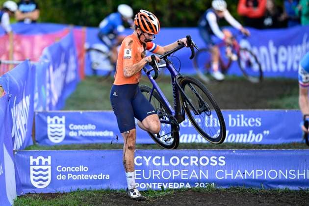 2024 UEC Cyclo-Cross EC - Women Juniors PONTEVEDRA, SPAIN - NOVEMBER 03 : Cabaca Mae (NED) in action during the 2024 UEC Cyclo-Cross European Championships for Women Juniors on November 03, 2024 in Pontevedra, Spain, 03 11 2024 Pontevedra Spain  Copyright: xNicoxVereeckenx