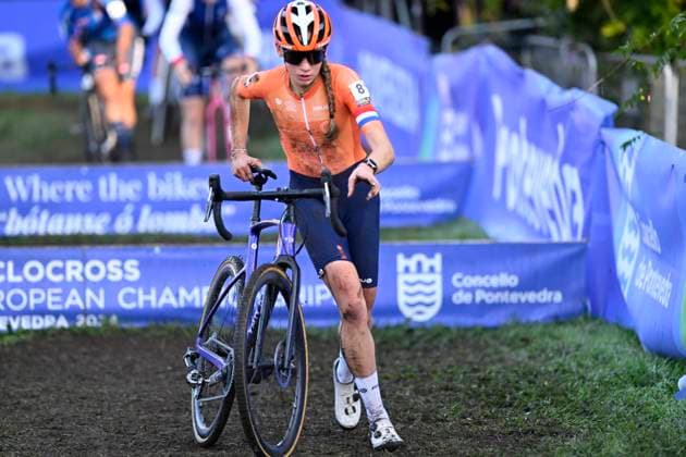 2024 UEC Cyclo-Cross EC - Women Juniors PONTEVEDRA, SPAIN - NOVEMBER 03 : Cabaca Mae (NED) in action during the 2024 UEC Cyclo-Cross European Championships for Women Juniors on November 03, 2024 in Pontevedra, Spain, 03 11 2024 Pontevedra Spain  Copyright: xNicoxVereeckenx