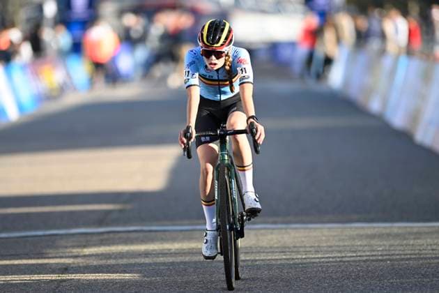 2024 UEC Cyclo-Cross EC - Women Juniors PONTEVEDRA, SPAIN - NOVEMBER 03 : Peeters Zita (BEL) in action during the 2024 UEC Cyclo-Cross European Championships for Women Juniors on November 03, 2024 in Pontevedra, Spain, 03 11 2024 Pontevedra Spain  Copyright: xNicoxVereeckenx