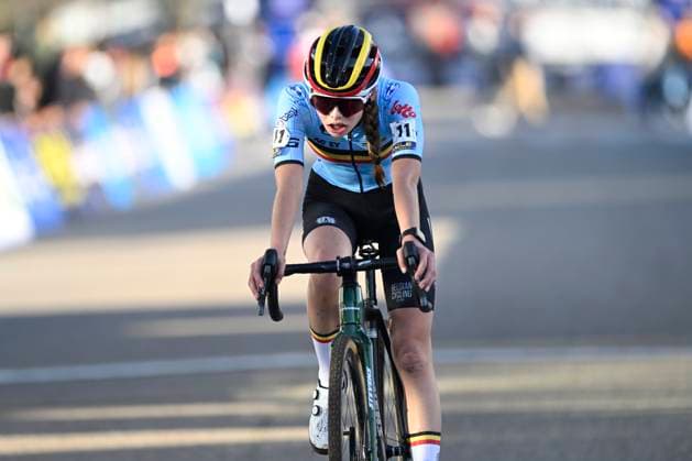 2024 UEC Cyclo-Cross EC - Women Juniors PONTEVEDRA, SPAIN - NOVEMBER 03 : Peeters Zita (BEL) in action during the 2024 UEC Cyclo-Cross European Championships for Women Juniors on November 03, 2024 in Pontevedra, Spain, 03 11 2024 Pontevedra Spain  Copyright: xNicoxVereeckenx