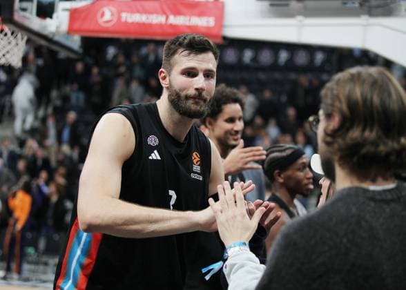 joie Leon Kratzer (Paris Basketball) BASKET: Paris vs Saski Baskonia- EuroLeague -01 11 2024 JonathanRebboah Panoramic 