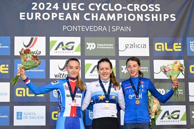 2024 UEC Cyclo-Cross EC - Women Juniors PONTEVEDRA, SPAIN - NOVEMBER 03 : Bukovska Barbora (CZE) winning the silver medal , Grossmann Anja (SUI) winning the gold medal and Pellizotti Giorgia (ITA) winning the bronze medal pictured during the podium ceremony of the 2024 UEC Cyclo-Cross European Championships for Women Juniors on November 03, 2024 in Pontevedra, Spain, 03 11 2024 Pontevedra Spain  Copyright: xNicoxVereeckenx
