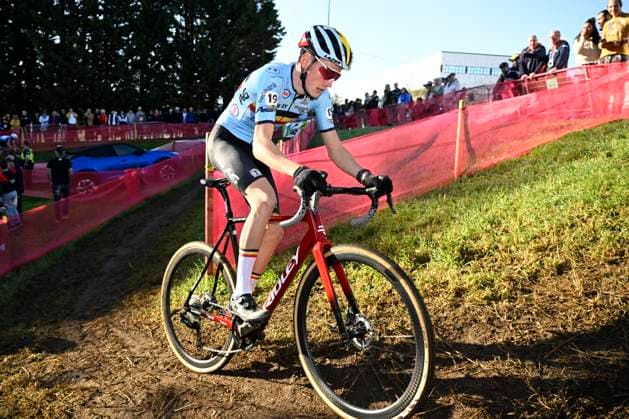 2024 UEC Cyclo-Cross EC - Men Juniors PONTEVEDRA, SPAIN - NOVEMBER 03 : Daelmans Lars (BEL) in action during the 2024 UEC Cyclo-Cross European Championships for Men Juniors on November 03, 2024 in Pontevedra, Spain, 03 11 2024 Pontevedra Spain  Copyright: xNicoxVereeckenx