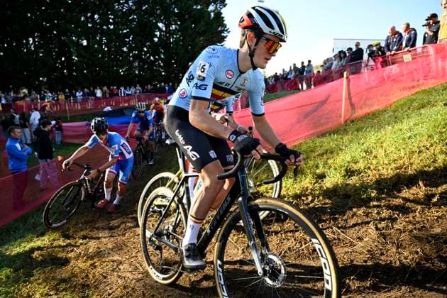 2024 UEC Cyclo-Cross EC - Men Juniors PONTEVEDRA, SPAIN - NOVEMBER 03 : Vanden Eynde Mats (BEL) in action during the 2024 UEC Cyclo-Cross European Championships for Men Juniors on November 03, 2024 in Pontevedra, Spain, 03 11 2024 Pontevedra Spain  Copyright: xNicoxVereeckenx