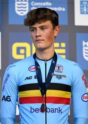 2024 UEC Cyclo-Cross EC - Men Juniors PONTEVEDRA, SPAIN - NOVEMBER 03 : Vanden Eynde Mats (BEL) winning the bronze medal pictured during the podium ceremony of the 2024 UEC Cyclo-Cross European Championships for Men Juniors on November 03, 2024 in Pontevedra, Spain, 03 11 2024 Pontevedra Spain  Copyright: xNicoxVereeckenx