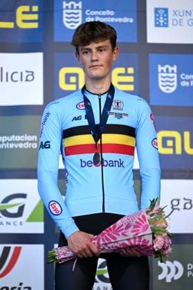 2024 UEC Cyclo-Cross EC - Men Juniors PONTEVEDRA, SPAIN - NOVEMBER 03 : Vanden Eynde Mats (BEL) winning the bronze medal pictured during the podium ceremony of the 2024 UEC Cyclo-Cross European Championships for Men Juniors on November 03, 2024 in Pontevedra, Spain, 03 11 2024 Pontevedra Spain  Copyright: xNicoxVereeckenx