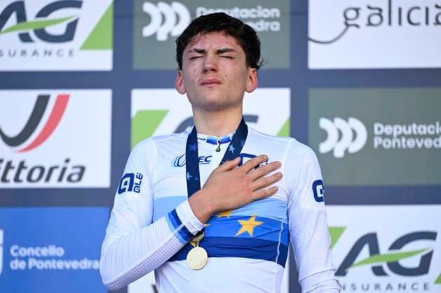 2024 UEC Cyclo-Cross EC - Men Juniors PONTEVEDRA, SPAIN - NOVEMBER 03 : Agostinacchio Mattia (ITA) winning the gold medal pictured during the podium ceremony of the 2024 UEC Cyclo-Cross European Championships for Men Juniors on November 03, 2024 in Pontevedra, Spain, 03 11 2024 Pontevedra Spain  Copyright: xNicoxVereeckenx