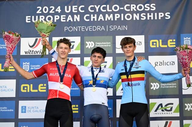2024 UEC Cyclo-Cross EC - Men Juniors PONTEVEDRA, SPAIN - NOVEMBER 03 : Hofer Valentin (AUT) winning the silver medal, Agostinacchio Mattia (ITA) winning the gold medal and Vanden Eynde Mats (BEL) winning the bronze medal pictured during the podium ceremony of the 2024 UEC Cyclo-Cross European Championships for Men Juniors on November 03, 2024 in Pontevedra, Spain, 03 11 2024 Pontevedra Spain  Copyright: xNicoxVereeckenx