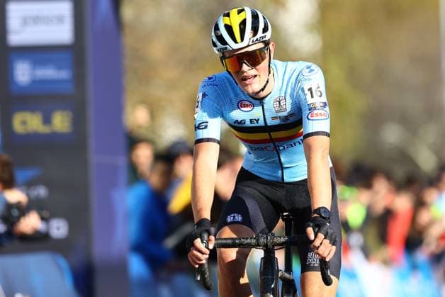 Belgian Mats Vanden Eynde crosses the finish line at the men junior race at the European Championships cyclocross cycling in Pontevedra, Spain, Sunday 03 November 2024. DAVIDxPINTENS  x104421038x