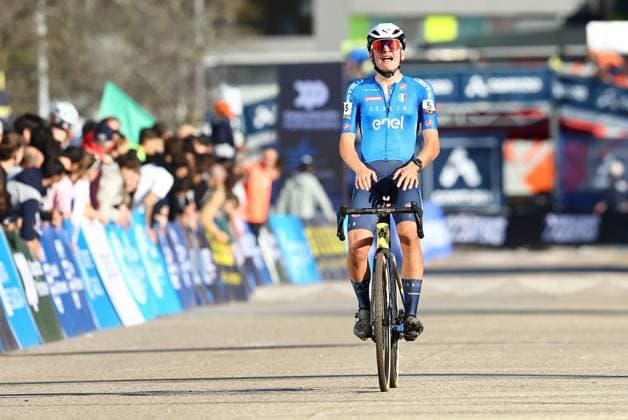 Italian Mattia Agostinacchio celebrates as he crosses the finish line to win the men junior race at the European Championships cyclocross cycling in Pontevedra, Spain, Sunday 03 November 2024. DAVIDxPINTENS  x104421203x