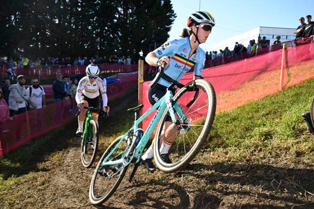 2024 UEC Cyclo-Cross EC - Women U23 PONTEVEDRA, SPAIN - NOVEMBER 03 : Coppens Nette (BEL) in action during the 2024 UEC Cyclo-Cross European Championships for Women U23 on November 03, 2024 in Pontevedra, Spain, 03 11 2024 Pontevedra Spain  Copyright: xNicoxVereeckenx