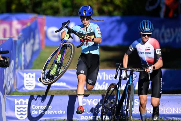 2024 UEC Cyclo-Cross EC - Women U23 PONTEVEDRA, SPAIN - NOVEMBER 03 : Moors Fleur (BEL) in action during the 2024 UEC Cyclo-Cross European Championships for Women U23 on November 03, 2024 in Pontevedra, Spain, 03 11 2024 Pontevedra Spain  Copyright: xNicoxVereeckenx