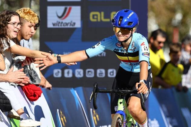 Belgian Fleur Moors crosses the finish line at the U23 Women race at the European Championships cyclocross cycling in Pontevedra, Spain, Sunday 03 November 2024. DAVIDxPINTENS  x104424233x