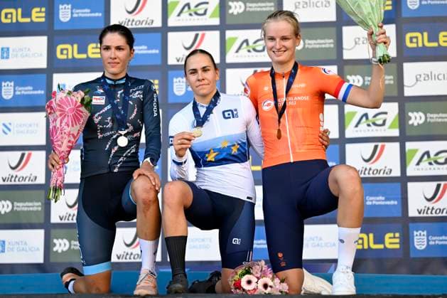 2024 UEC Cyclo-Cross EC - Women U23 PONTEVEDRA, SPAIN - NOVEMBER 03 : Schreiber Marie (LUX) winning the silver medal, Gery Celia (FRA) winning the gold medal and Bentveld Leonie (NED) winning the bronze medal pictured during the podium ceremony of the 2024 UEC Cyclo-Cross European Championships for Women U23 on November 03, 2024 in Pontevedra, Spain, 03 11 2024 Pontevedra Spain  Copyright: xNicoxVereeckenx