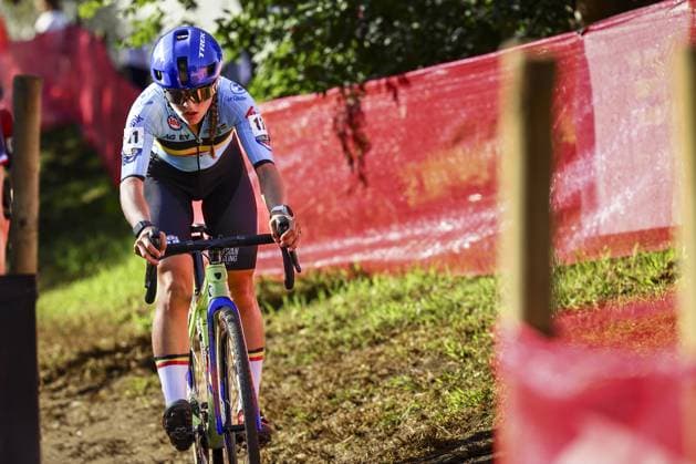 Belgian Fleur Moors pictured in action during the U23 Women race at the European Championships cyclocross cycling in Pontevedra, Spain, Sunday 03 November 2024. DAVIDxPINTENS  x104425812x