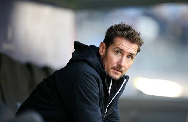 03.11.2024, Fussball 2. Bundesliga 2024 2025, 11. Spieltag, Hamburger SV - 1. FC Nürnberg , im Volksparkstadion Hamburg. Trainer Miroslav Klose (Nürnberg)