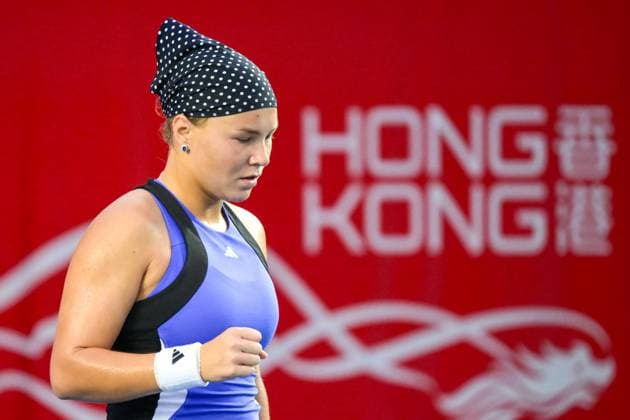 (241103) -- HONG KONG, Nov. 3, 2024 -- Diana Shnaider reacts during the women s singles final match between Diana Shnaider of Russia and Katie Boulter of Britain at the WTA250 Hong Kong Tennis Open in Hong Kong, south China, Nov. 3, 2024. ) (SP)CHINA-HONG KONG-TENNIS WTA, Tennis Damen 250-WOMEN S SINGLES (CN) ZhuxWei 