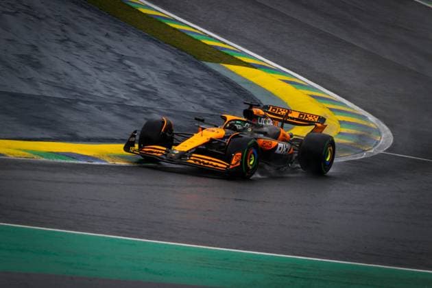 Treino classificatório GP F1 Lenovo SP SÃO PAULO, SP - 03.11.2024: TREINO CLASSIFICATÓRIO GP F1 LENOVO SP - It takes place this Sunday (03) at the Interlagos racetrack, in the south of the capital of São Paulo, after being postponed due to the heavy rain that fell this Saturday (02), the qualifying training for the Formula 1 Lenovo Grand Prix of São Paulo 2024. In the photo, the driver, Oscar Piastri 81, McLAREN. (Photo: Aloisio Mauricio Fotoarena) x2644972x  AloisioxMauricio
