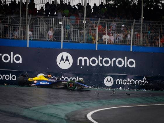 Treino classificatório GP F1 Lenovo SP SÃO PAULO, SP - 03.11.2024: TREINO CLASSIFICATÓRIO GP F1 LENOVO SP - It takes place this Sunday (03) at the Interlagos racetrack, in the south of the capital of São Paulo, after being postponed due to the heavy rain that fell this Saturday (02), the qualifying training for the Formula 1 Lenovo Grand Prix of São Paulo 2024. In the photo, the pilot, Alexander Albon 23, WILLIAMS, suffers an accident during qualifying. (Photo: Aloisio Mauricio Fotoarena) x2644976x  AloisioxMauricio