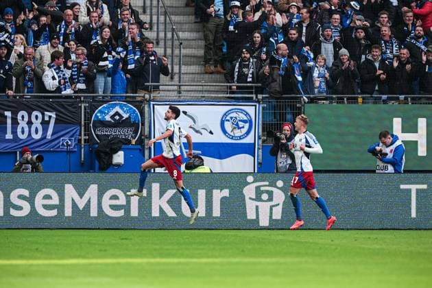 Torjubel Hamburger SV nach Tor zum 1:0 Daniel Elfadli (Hamburger SV, 08) GER, Hamburger SV vs. 1. FC Nuernberg, Fussball, 2. Bundesliga, Spieltag 11, Saison 2024 2025, 03.11.2024 DFL REGULATIONS PROHIBIT ANY USE OF PHOTOGRAPHS AS IMAGE SEQUENCES AND OR QUASI-VIDEO GER, Hamburger SV vs. 1. FC Nuernberg, Fussball, 2. Bundesliga, Spieltag 11, Saison 2024 2025, 03.11.2024 Hamburg