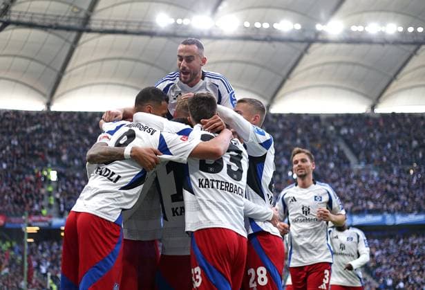 03.11.2024, Fussball 2. Bundesliga 2024 2025, 11. Spieltag, Hamburger SV - 1. FC Nürnberg , im Volksparkstadion Hamburg. Jubel Hamburger SV zum Tor zum 1:0