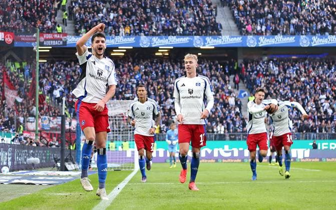 03.11.2024, Fussball 2. Bundesliga 2024 2025, 11. Spieltag, Hamburger SV - 1. FC Nürnberg , im Volksparkstadion Hamburg. Jubel Torschütze Daniel Elfadli (li., Hamburg) zum Tor zum 1:0