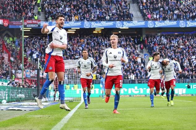 03.11.2024, Fussball 2. Bundesliga 2024 2025, 11. Spieltag, Hamburger SV - 1. FC Nürnberg , im Volksparkstadion Hamburg. Jubel Torschütze Daniel Elfadli (li., Hamburg) zum Tor zum 1:0