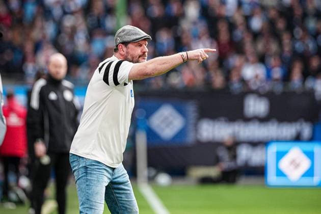 Steffen Baumgart (Hambuger SV, Trainer) GER, Hamburger SV vs. 1. FC Nuernberg, Fussball, 2. Bundesliga, Spieltag 11, Saison 2024 2025, 03.11.2024 DFL REGULATIONS PROHIBIT ANY USE OF PHOTOGRAPHS AS IMAGE SEQUENCES AND OR QUASI-VIDEO GER, Hamburger SV vs. 1. FC Nuernberg, Fussball, 2. Bundesliga, Spieltag 11, Saison 2024 2025, 03.11.2024 Hamburg
