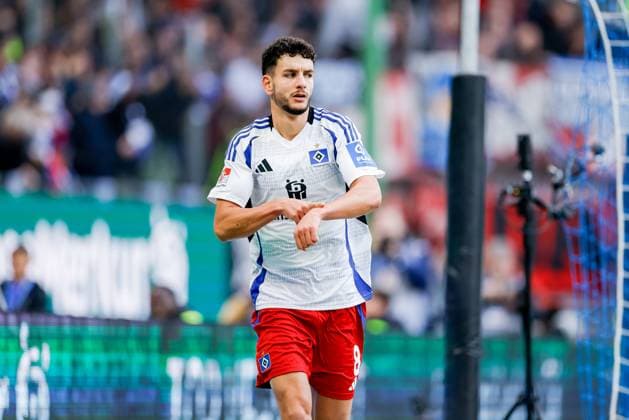 Hamburg, 3. November 2024 - Fußball, 2. Bundesliga 2024 25, Hamburger SV - 1. FC Nürnberg: Daniel Elfadli (Hamburger SV, 8) bejubelt seinen Treffer zum 1:0 DFL REGULATIONS PROHIBIT ANY USE OF PHOTOGRAPHS AS IMAGE SEQUENCES AND OR QUASI-VIDEO.