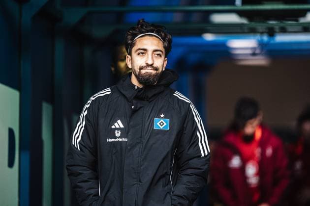 Fußball Männer Saison 2024 2025 2. Fußball-Bundesliga 11. Spieltag Hamburger SV vs. 1. FC Nürnberg 03.11.2024 Immanuel Pherai ( 10, HSV) startet auf der Bank Hamburg Volksparkstadion Hamburg Deutschland