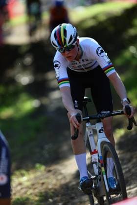 Dutch Fem Van Empel pictured in action during the Women Elite race at the European Championships cyclocross cycling in Pontevedra, Spain, Sunday 03 November 2024. DAVIDxPINTENS  x104434237x