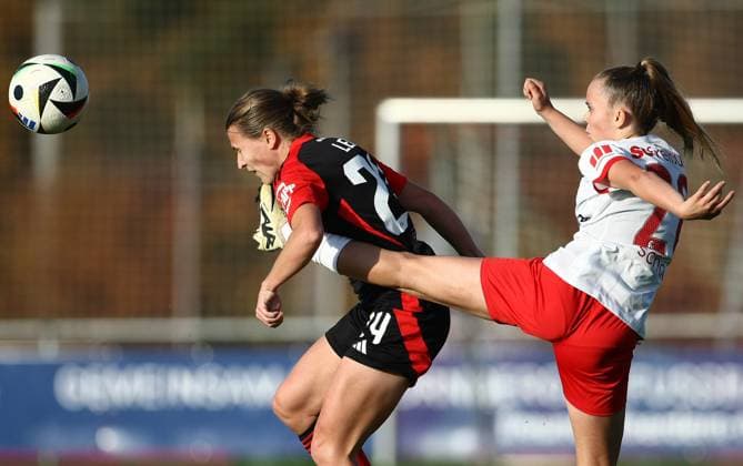 Nastassja Lein ( Fcn, li ) - Mia Scholle ( freiburg, re ) , Frauen 2.Bundesliga , 1.FCN Nürnberg-Freiburg II, Spieltag 9, Fußball , in den Sportpark Valznerweiher Stadion , Nürnberg, Bayern, Deutschland . November 03, 2024 . Photo by: Davide Elias Ipa Photo Pressefoto DENL Copyright: xDavidexEliasx