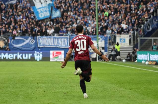 GER, 2. Liga, Hamburger SV vs. 1. FC Nuernberg 03.11.2024, Volksparkstadion, Hamburg, GER, 2. Liga, Hamburger SV vs. 1. FC Nuernberg im Bild picture shows Torjubel Jubel. Torschütze Torschuetze Mahir Emreli (1.FC Nuernberg 30) jubelt ueber das Tor zum 1:1