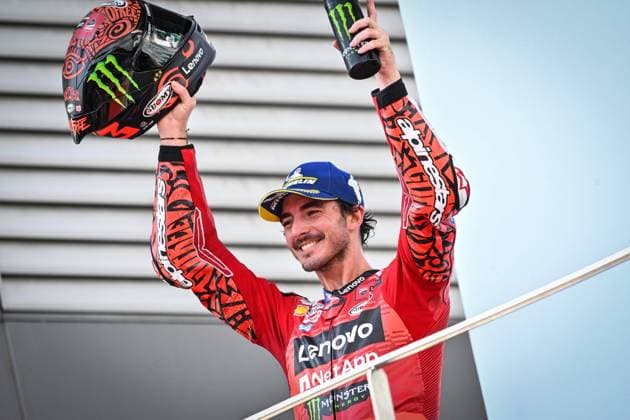 Bilder des Jahres 2024, Sport 11 November Sport Themen der Woche KW44 BAGNAIA Francesco (ita), Ducati Lenovo Team, Ducati Desmosedici GP24, portrait, celebrating his win during the 2024 MotoGP Petronas Grand Prix of Malaysia on the Sepang International Circuit from November 1 to 3, in Sepang, Malaysia - MOTO - MOTO GP - MALAYSIAN GRAND PRIX 2024 DPPI Panoramic  MJ1_7441