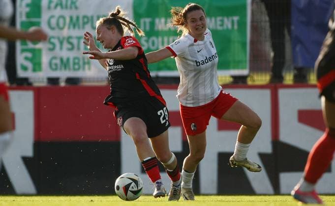 Madeleine Steck - Leonie Lorenz , Frauen 2.Bundesliga , 1.FCN Nürnberg-Freiburg II, Spieltag 9, Fußball , in den Sportpark Valznerweiher Stadion , Nürnberg, Bayern, Deutschland . November 03, 2024 . Photo by: Davide Elias Ipa Photo Pressefoto DENL Copyright: xDavidexEliasx