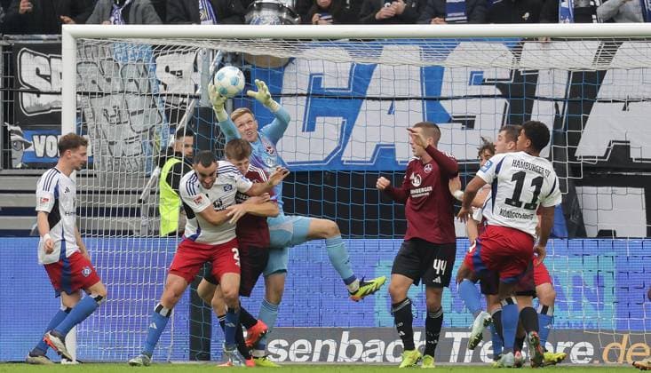 Jan Reichert (1. FC Nuernberg) Fussball, Herren, Saison 2024 2025, 2.BL, Volksparkstadion, Hamburger SV gegen 1.FC Nuernberg, 1-1 DFL REGULATIONS PROHIBIT ANY USE OF PHOTOGRAPHS AS IMAGE SEQUENCES AND OR QUASI-VIDEO.