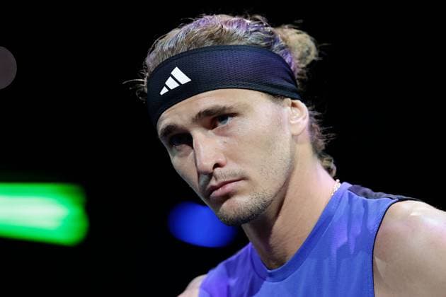 ROLEX PARIS MASTERS TENNIS 2024 Paris, 03.11.2024 Finale, Alexander Zverev (GER) - Ugo Humbert (FRA) v.l. Alexander Zverev (GER) nachdenklich Copyright: AntonioxBorga